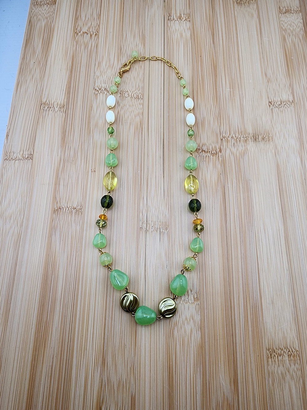 19in To 22in Adj Chain Glass/Acrylic Green Beaded Necklace 0626
